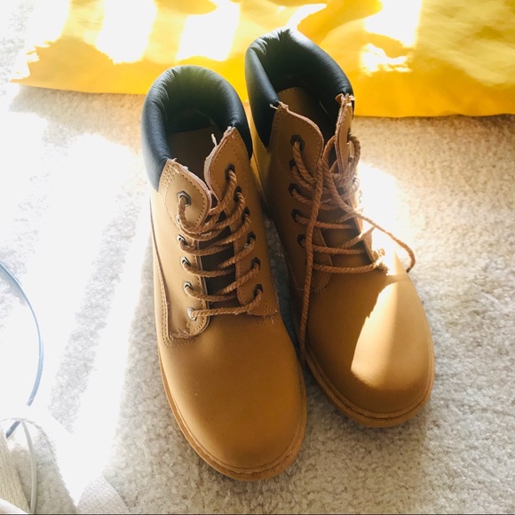 Chukka Boots - Picture 1 of 7